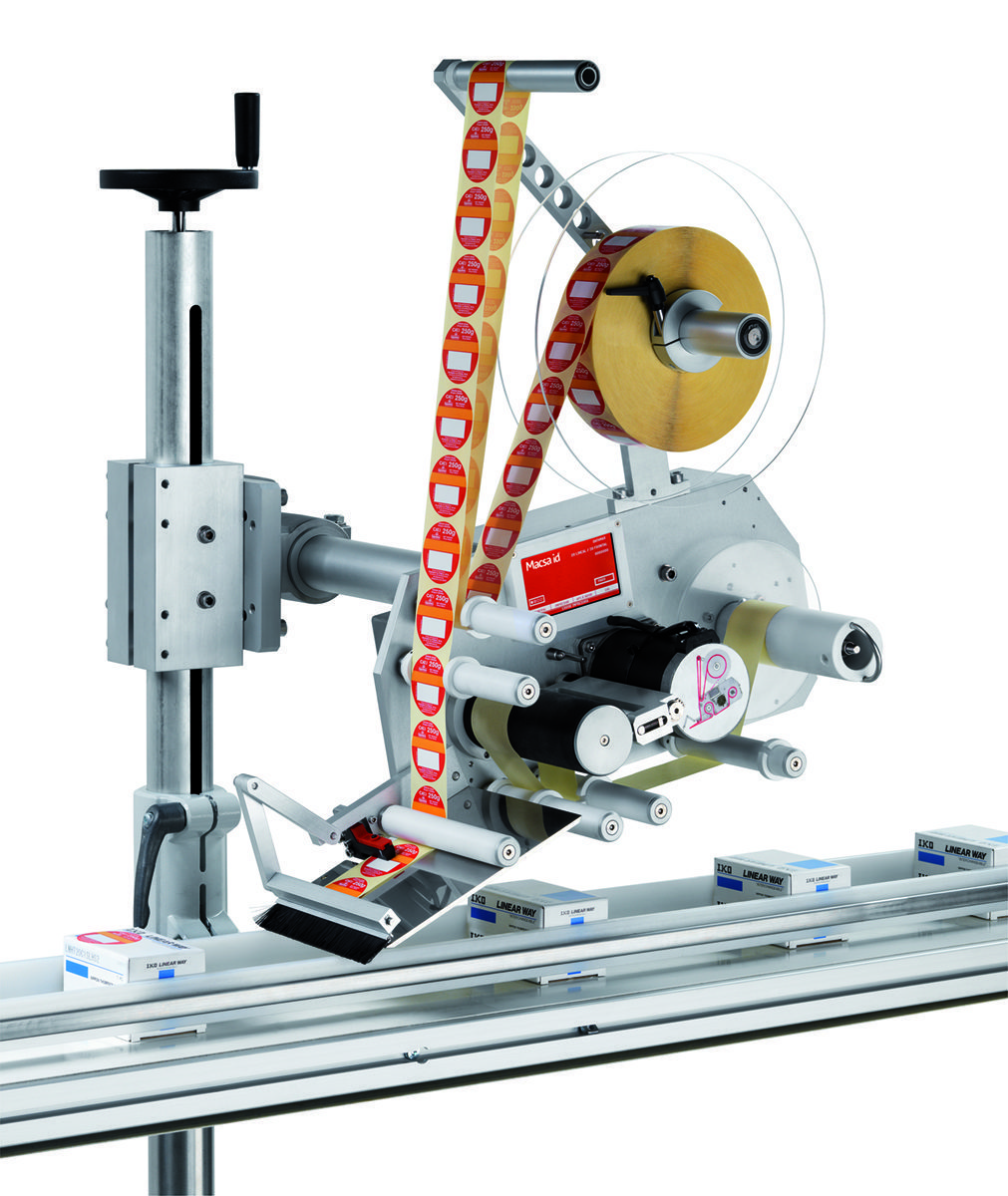 Label applicator solution by rotary arm for 2 double sided labels