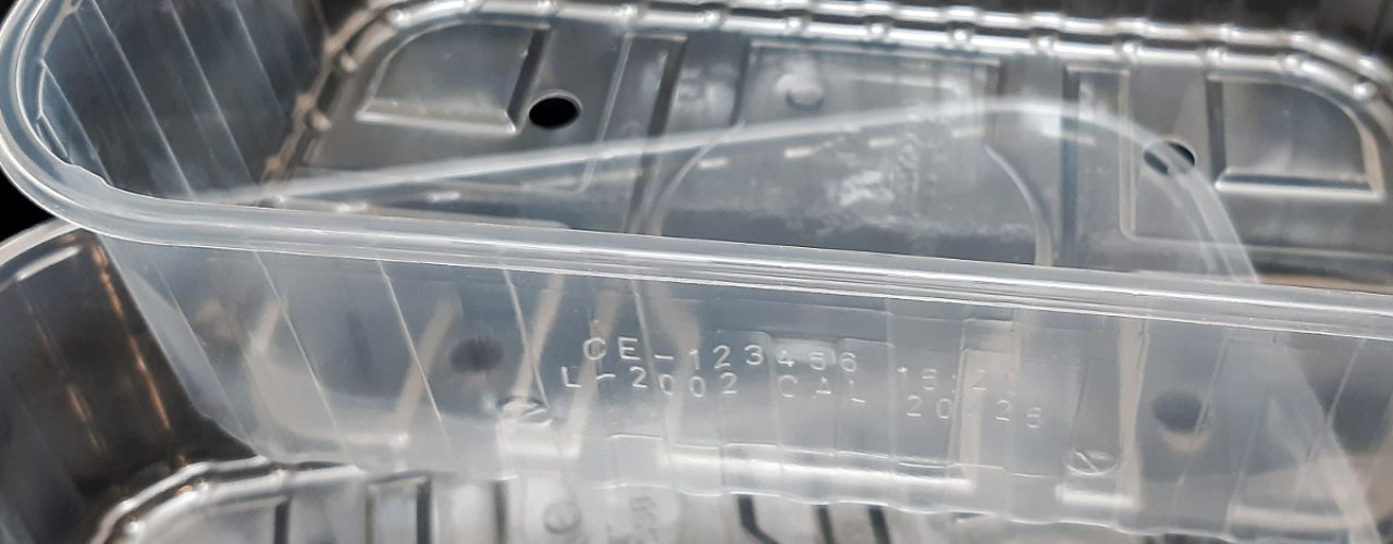 Codificación láser de bandejas de polipropileno