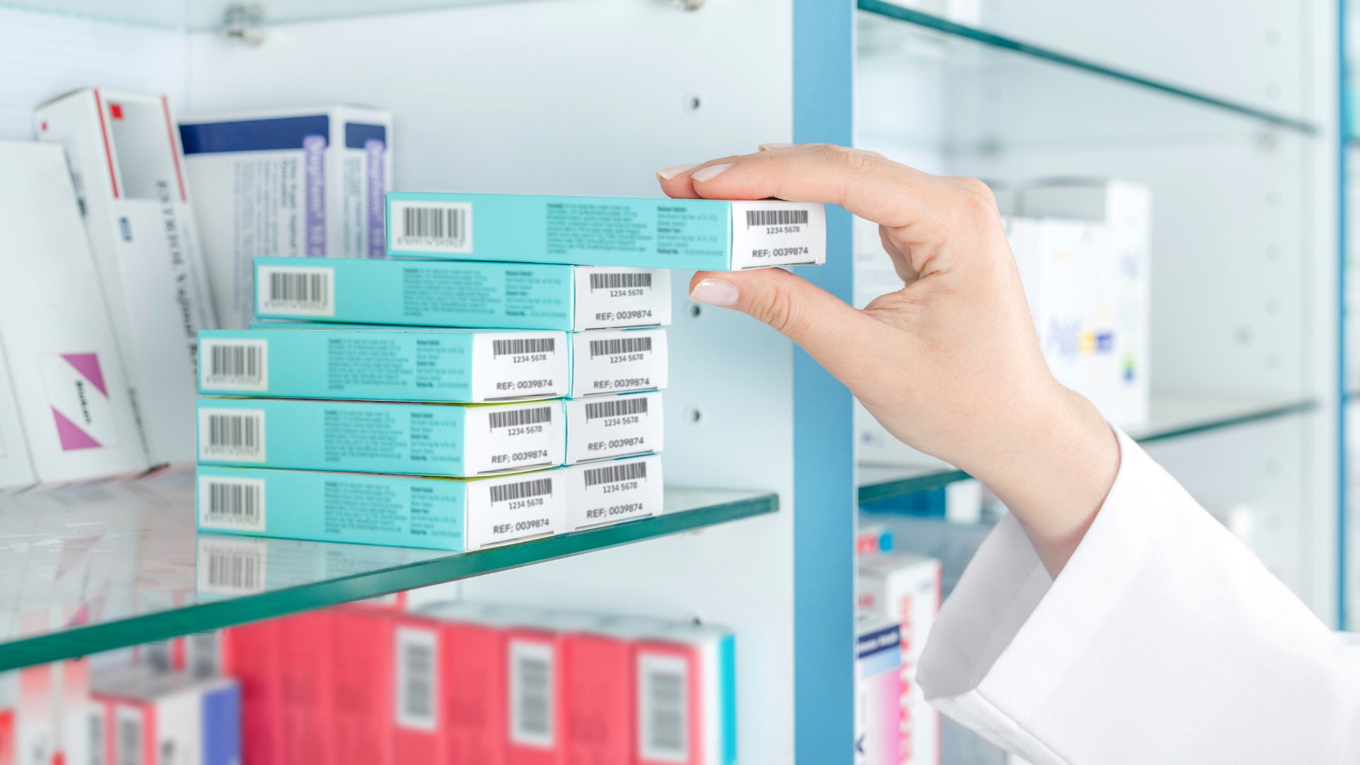 Guaranteeing the identification of fraudulent medicines through serialisation