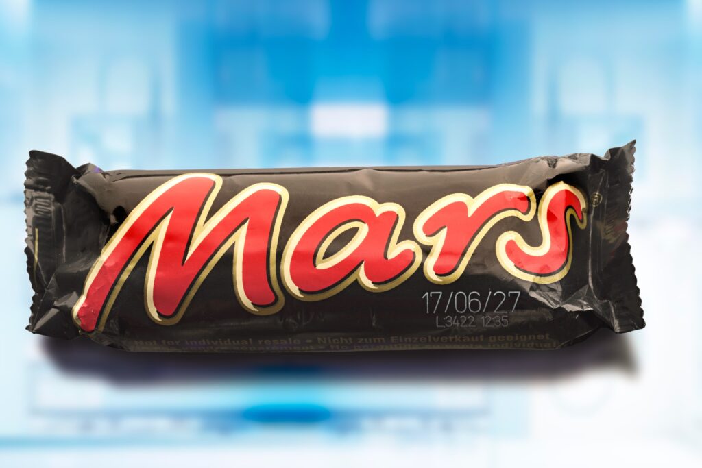 laser marking on plastic film snack packaging - Mars bar